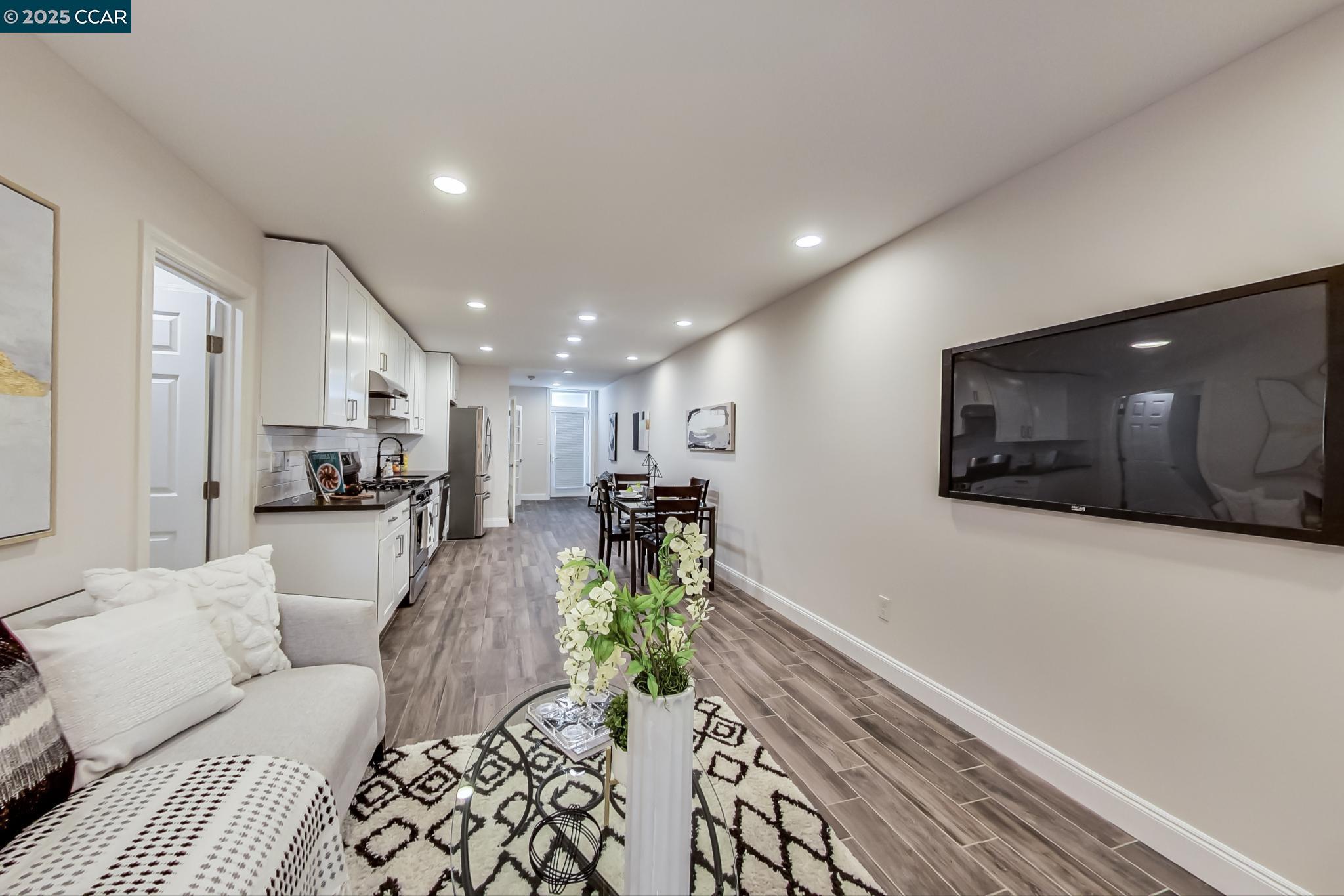 Detail Gallery Image 28 of 55 For 634 22nd St, Oakland,  CA 94612 - 5 Beds | 3/1 Baths