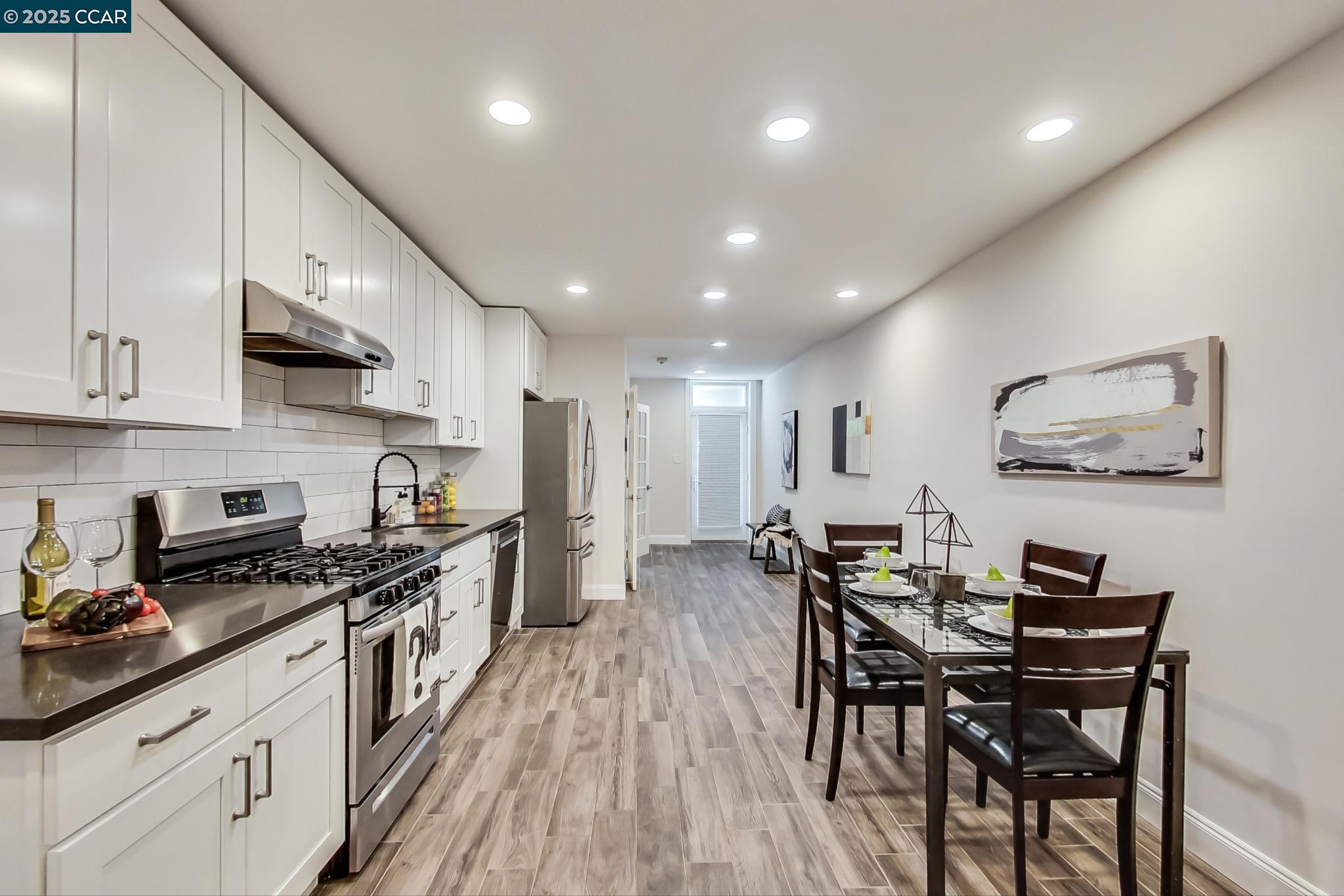 Detail Gallery Image 32 of 55 For 634 22nd St, Oakland,  CA 94612 - 5 Beds | 3/1 Baths