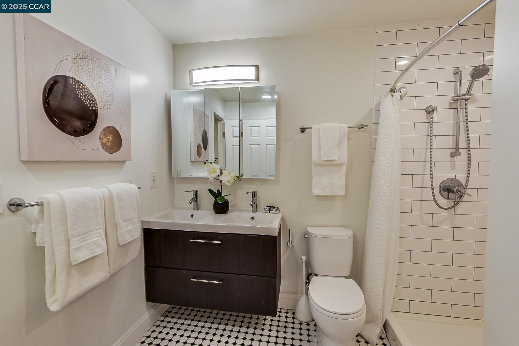 Detail Gallery Image 39 of 55 For 634 22nd St, Oakland,  CA 94612 - 5 Beds | 3/1 Baths