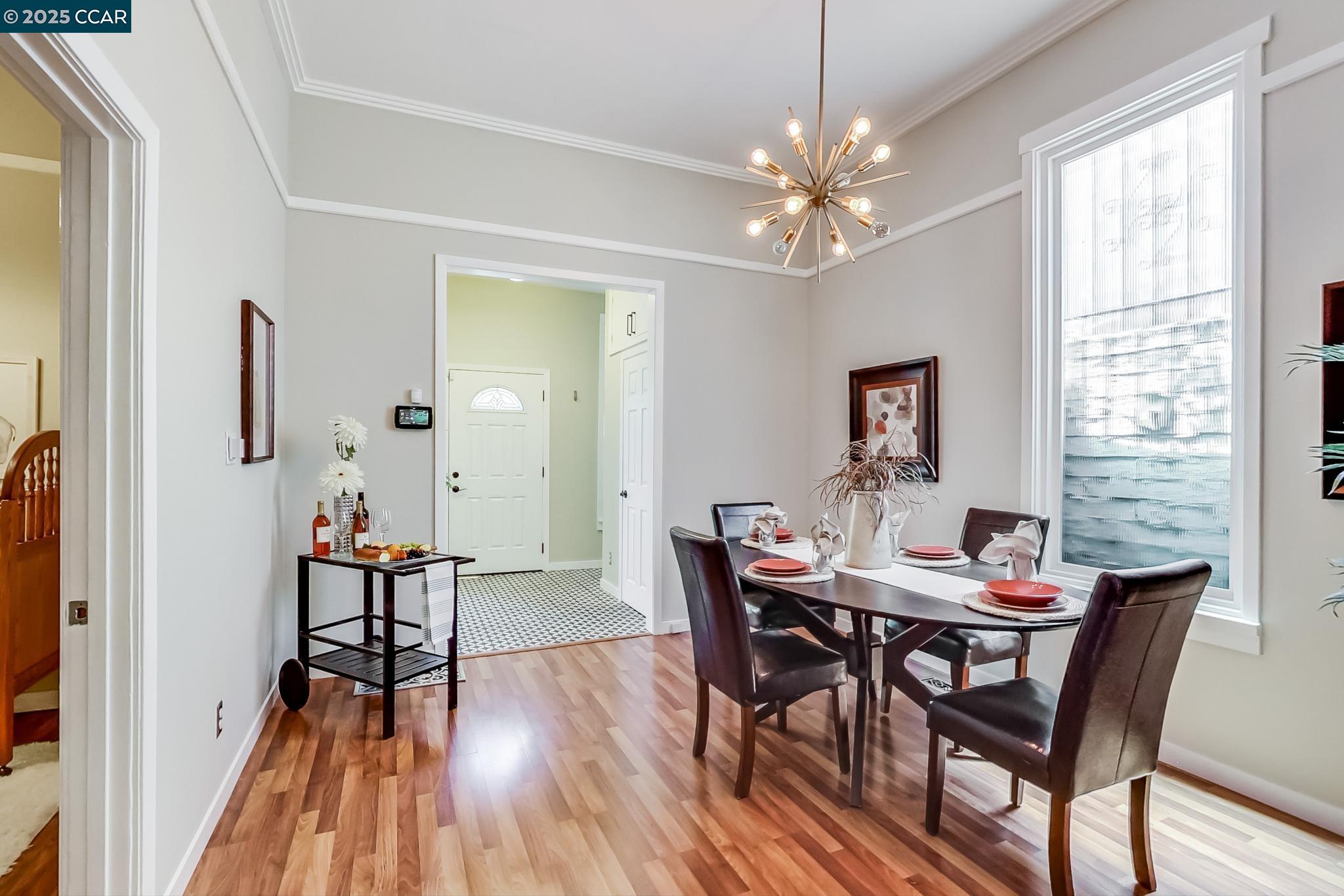 Detail Gallery Image 10 of 55 For 634 22nd St, Oakland,  CA 94612 - 5 Beds | 3/1 Baths