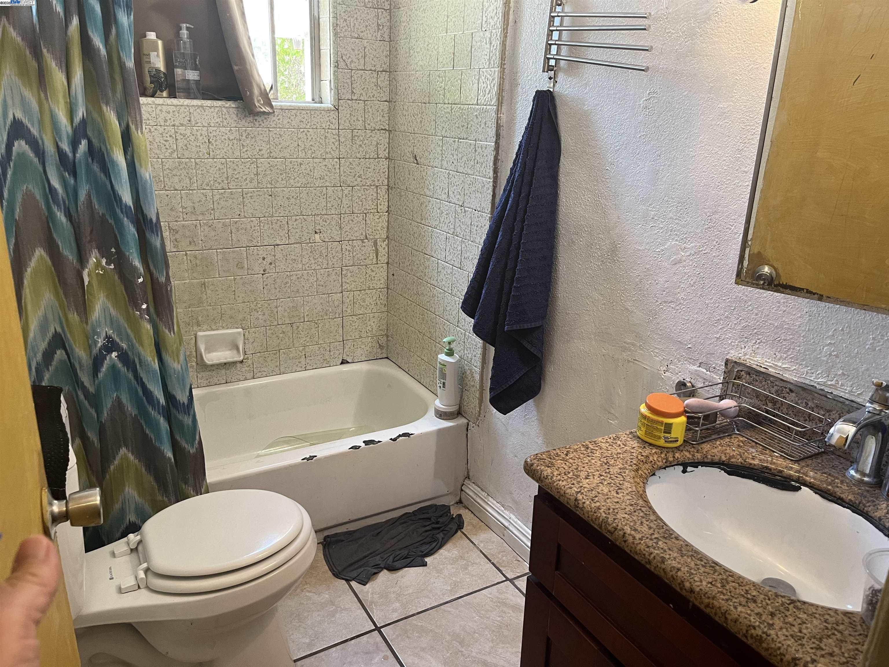 Detail Gallery Image 11 of 20 For 2128 Pock Ln, Stockton,  CA 95205 - 3 Beds | 1 Baths