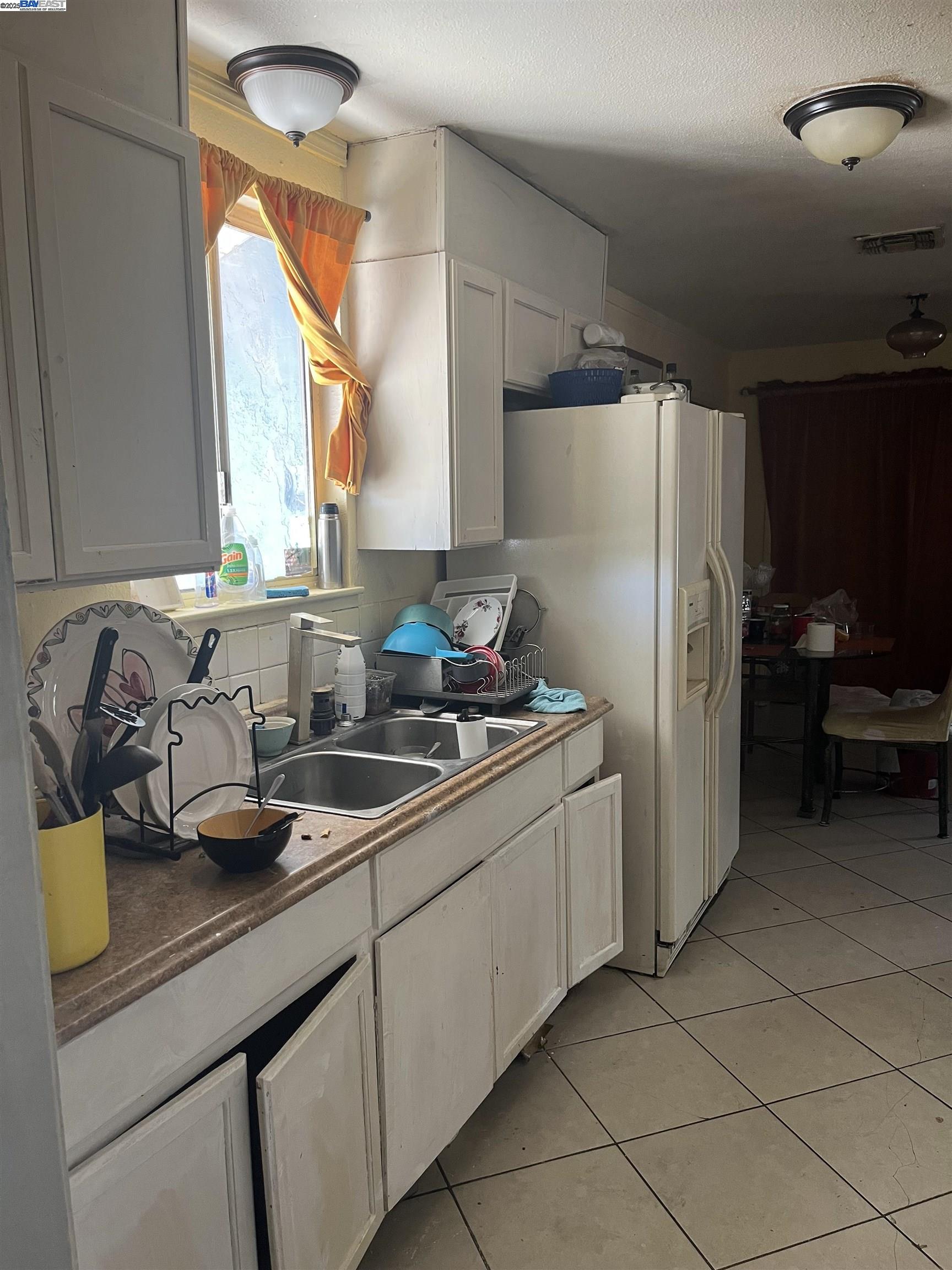 Detail Gallery Image 6 of 20 For 2128 Pock Ln, Stockton,  CA 95205 - 3 Beds | 1 Baths