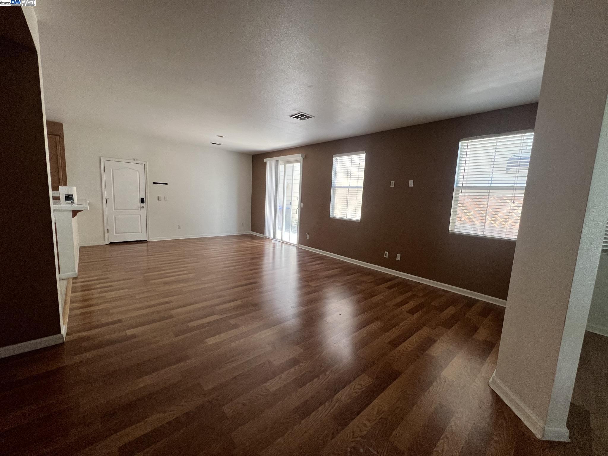 Detail Gallery Image 2 of 23 For 3127 Puffin Cir, Fairfield,  CA 94533 - 4 Beds | 2/1 Baths
