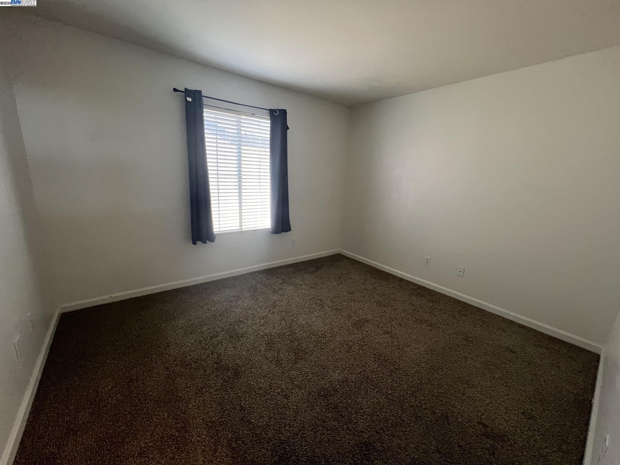 Detail Gallery Image 13 of 23 For 3127 Puffin Cir, Fairfield,  CA 94533 - 4 Beds | 2/1 Baths
