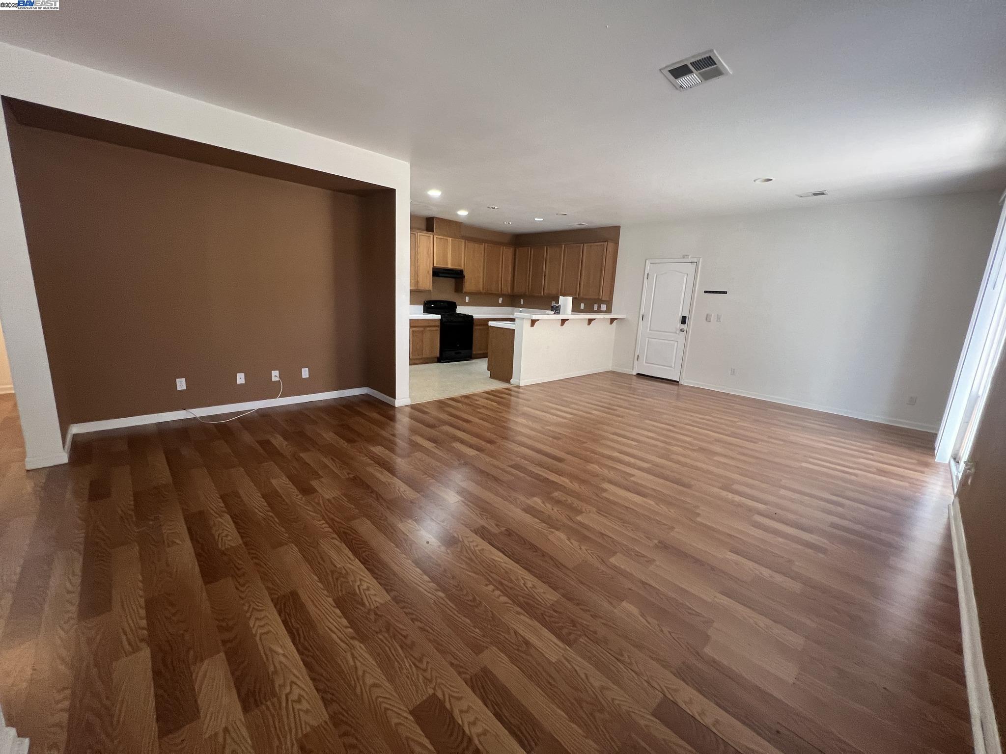 Detail Gallery Image 3 of 23 For 3127 Puffin Cir, Fairfield,  CA 94533 - 4 Beds | 2/1 Baths