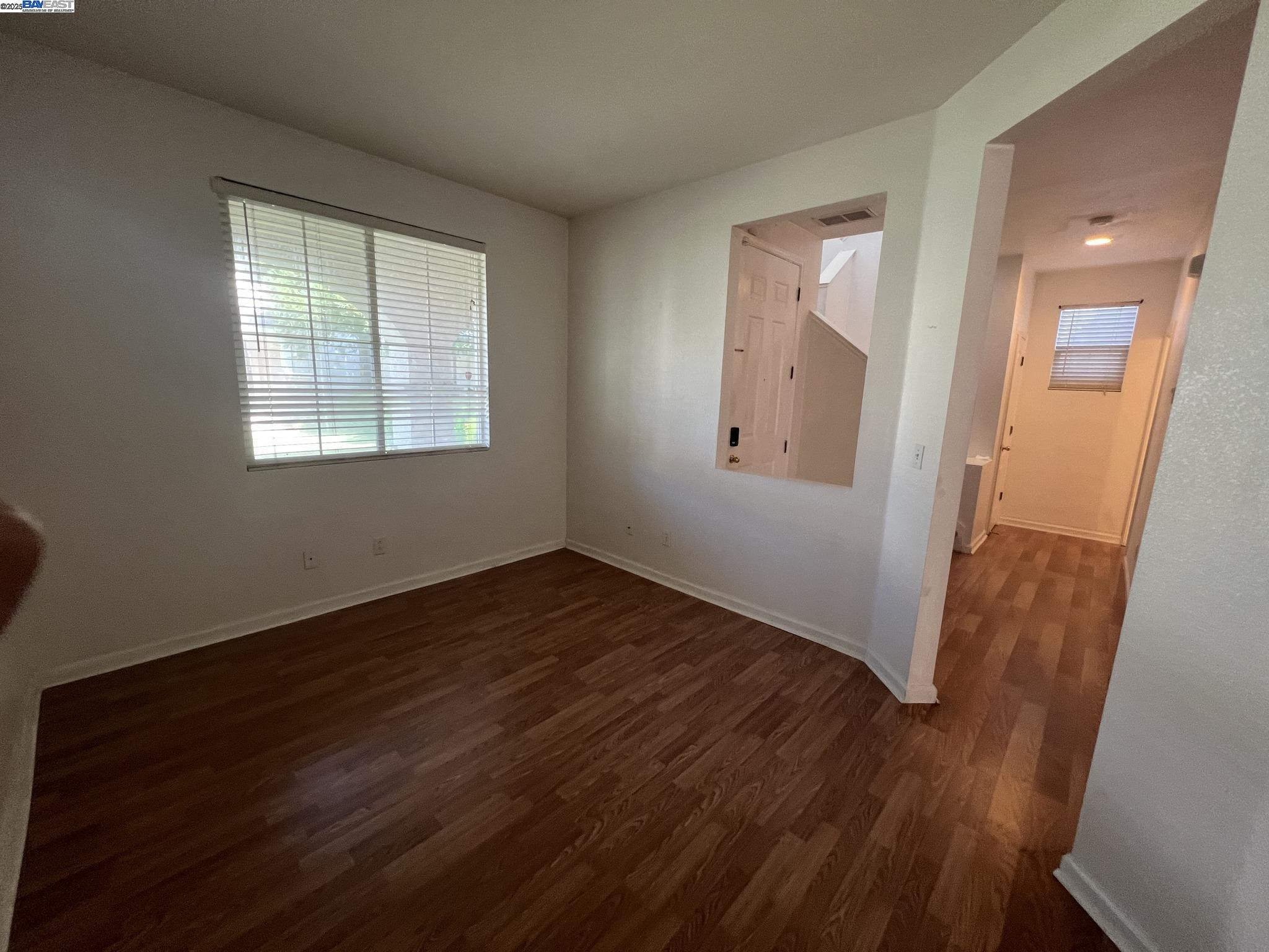 Detail Gallery Image 8 of 23 For 3127 Puffin Cir, Fairfield,  CA 94533 - 4 Beds | 2/1 Baths