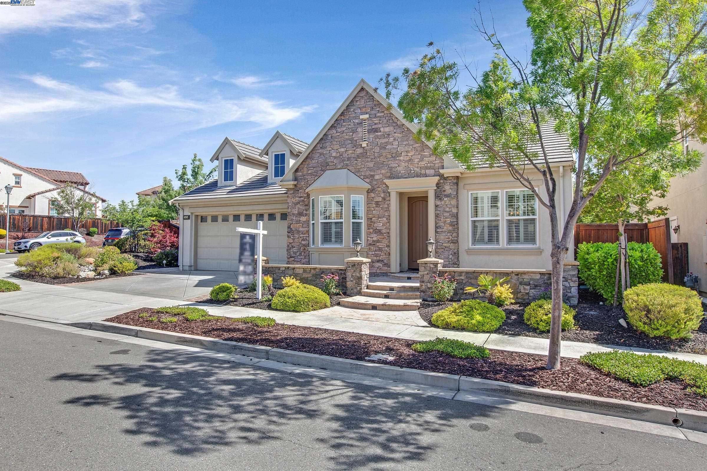 Detail Gallery Image 2 of 37 For 5434 Belarus St, Danville,  CA 94506 - 3 Beds | 2 Baths