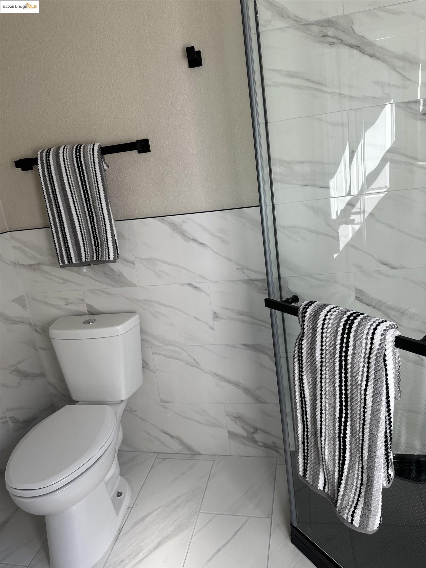 Detail Gallery Image 13 of 18 For 1868 Lynwood Dr, Concord,  CA 94519 - 3 Beds | 2 Baths