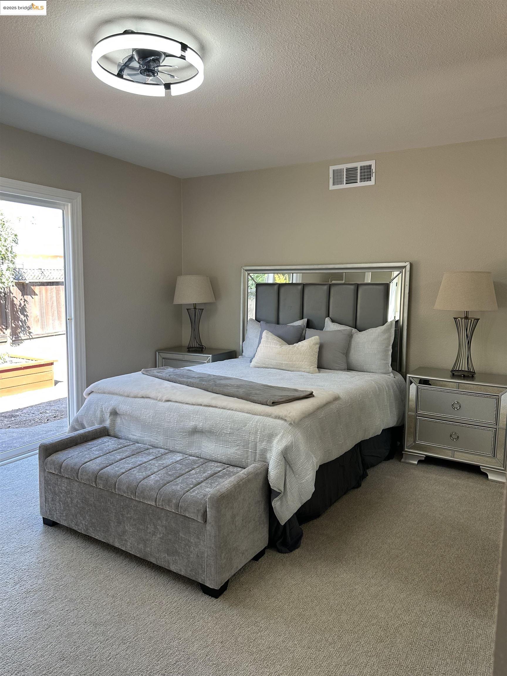 Detail Gallery Image 14 of 18 For 1868 Lynwood Dr, Concord,  CA 94519 - 3 Beds | 2 Baths