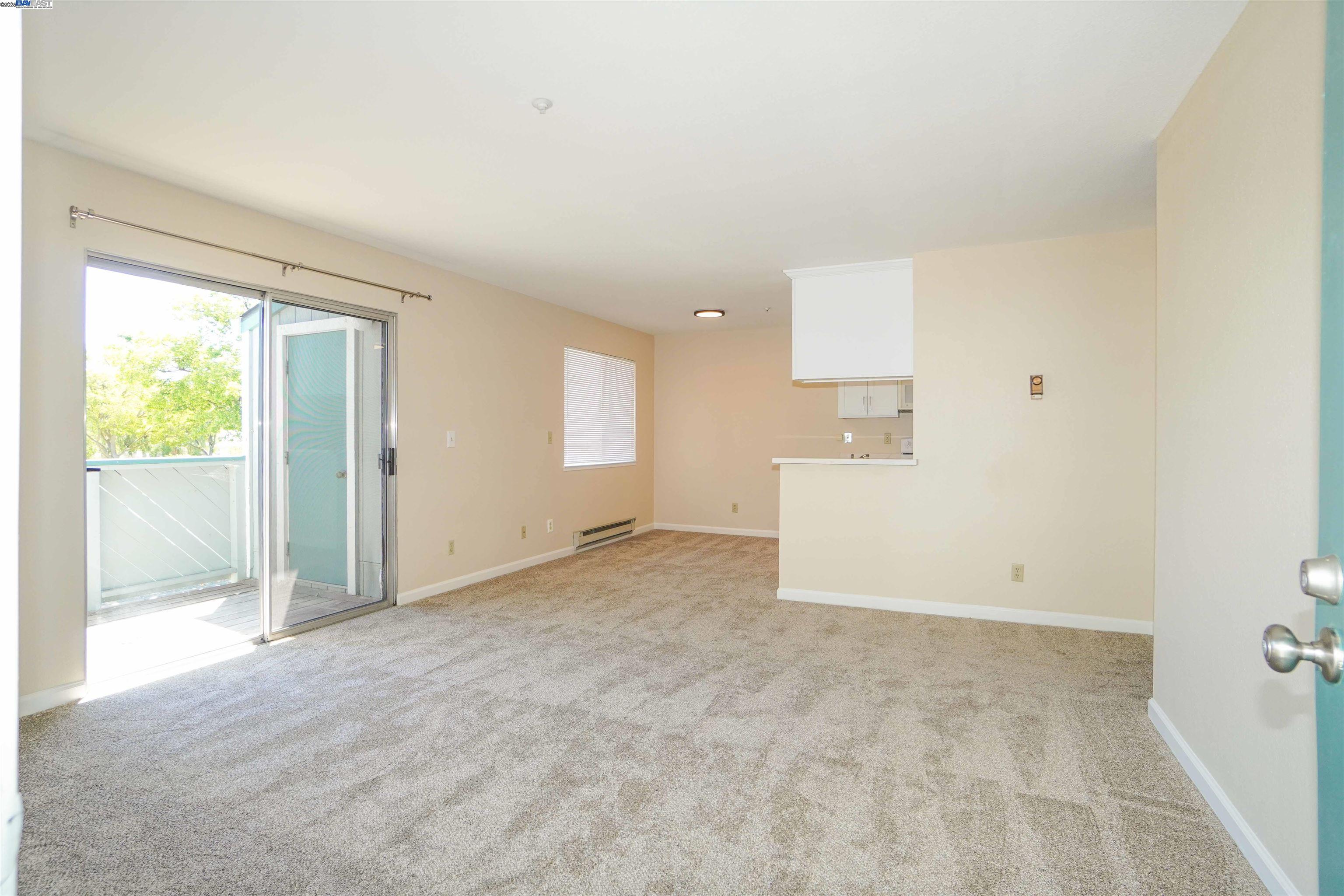 Detail Gallery Image 3 of 26 For 3670 Silver Oaks Way #E,  Livermore,  CA 94550 - 2 Beds | 2 Baths