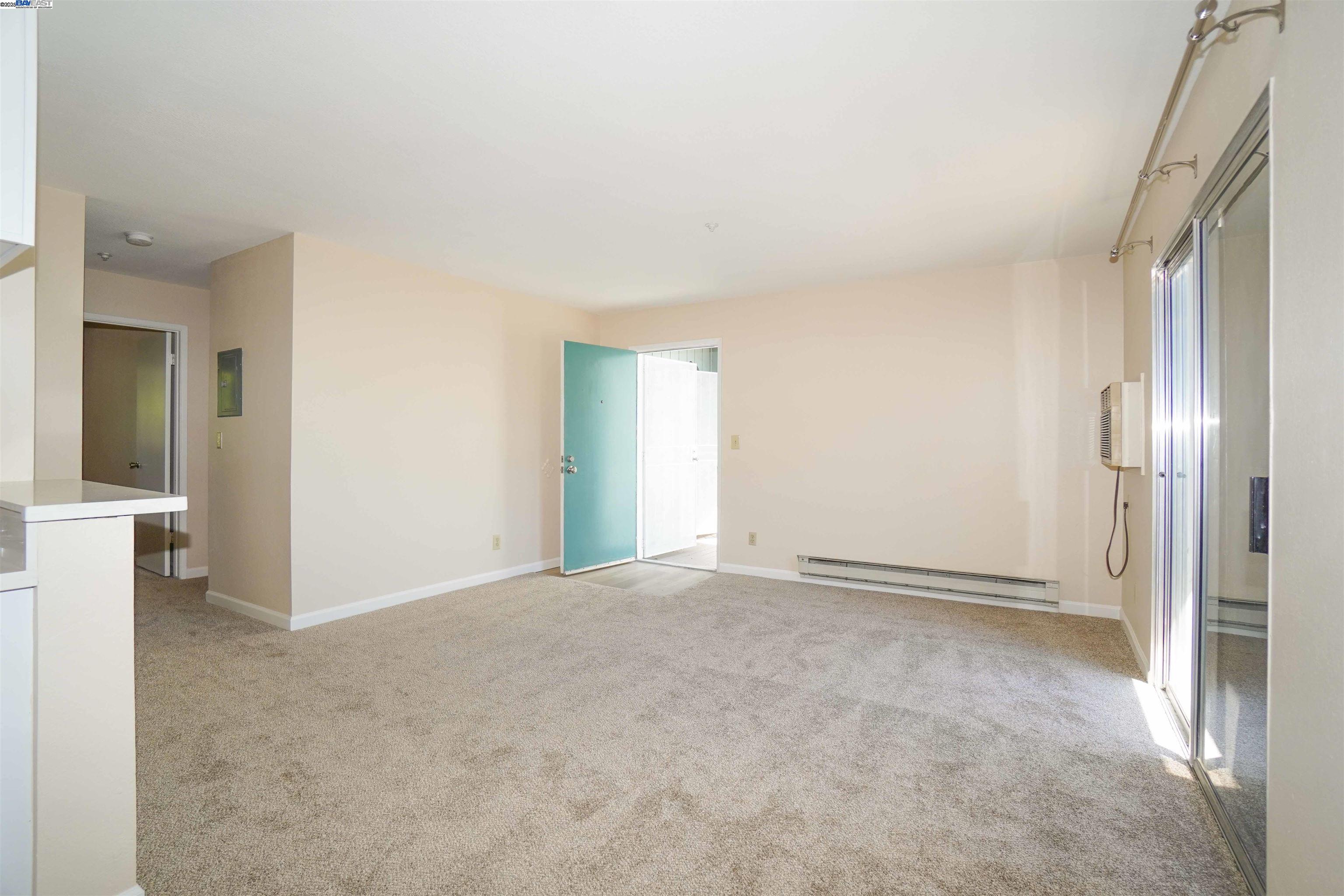 Detail Gallery Image 4 of 26 For 3670 Silver Oaks Way #E,  Livermore,  CA 94550 - 2 Beds | 2 Baths