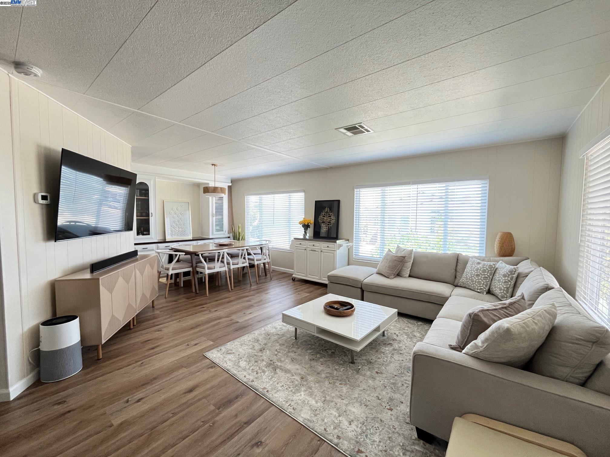 Detail Gallery Image 2 of 29 For 711 Old Canyon Rd. #6,  Fremont,  CA 94536 - 2 Beds | 2 Baths