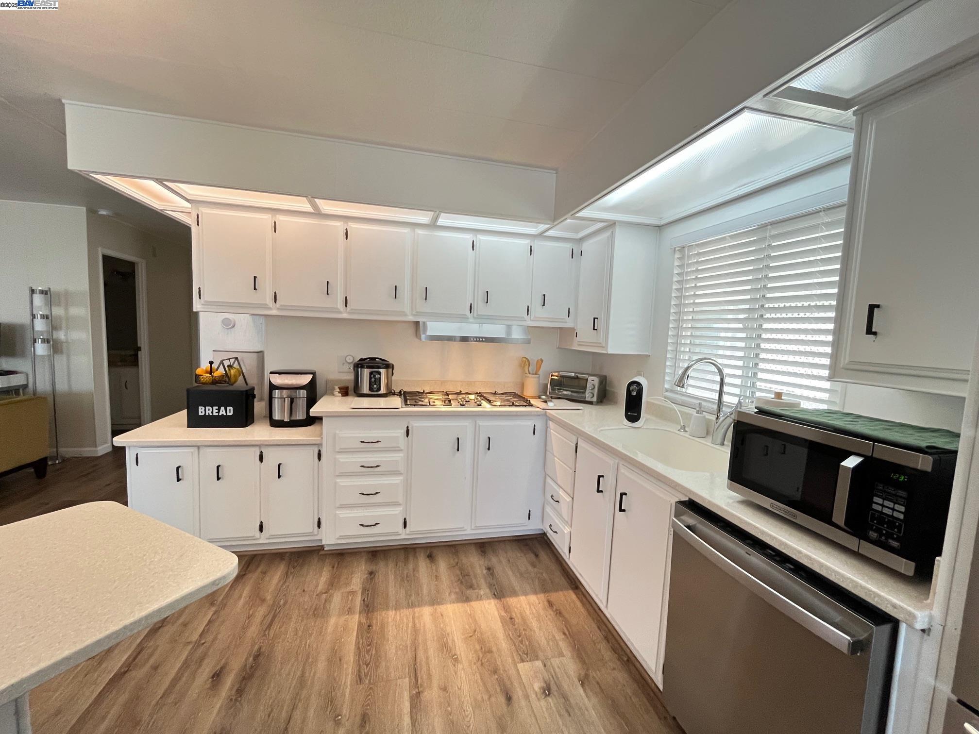 Detail Gallery Image 11 of 29 For 711 Old Canyon Rd. #6,  Fremont,  CA 94536 - 2 Beds | 2 Baths