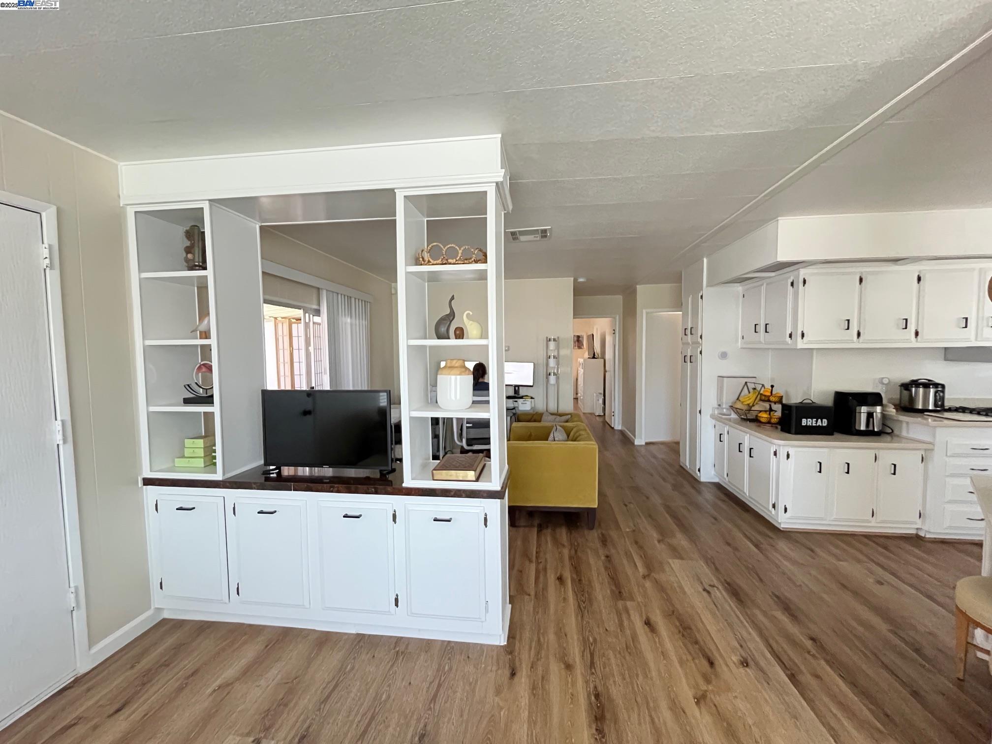 Detail Gallery Image 8 of 29 For 711 Old Canyon Rd. #6,  Fremont,  CA 94536 - 2 Beds | 2 Baths