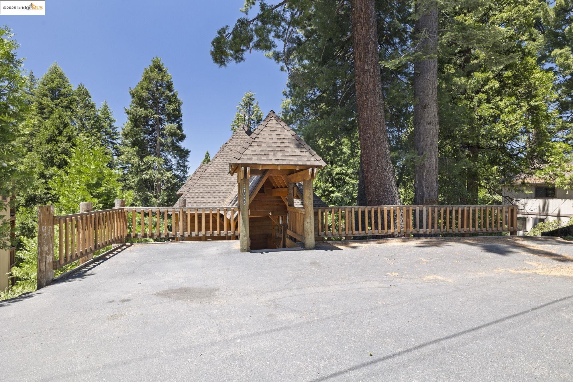 Detail Gallery Image 4 of 49 For 27066 Summerhill Dr, Strawberry,  CA 95375 - 4 Beds | 2 Baths