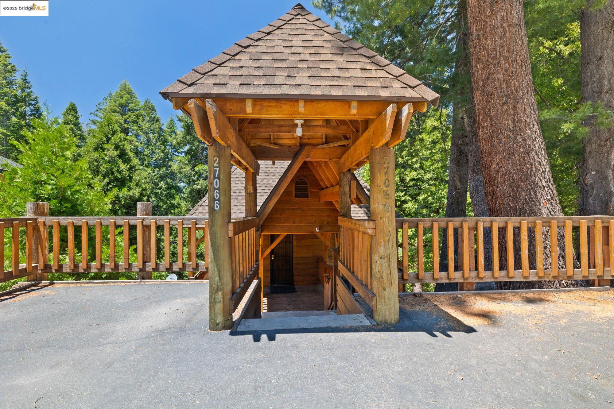 Detail Gallery Image 5 of 49 For 27066 Summerhill Dr, Strawberry,  CA 95375 - 4 Beds | 2 Baths