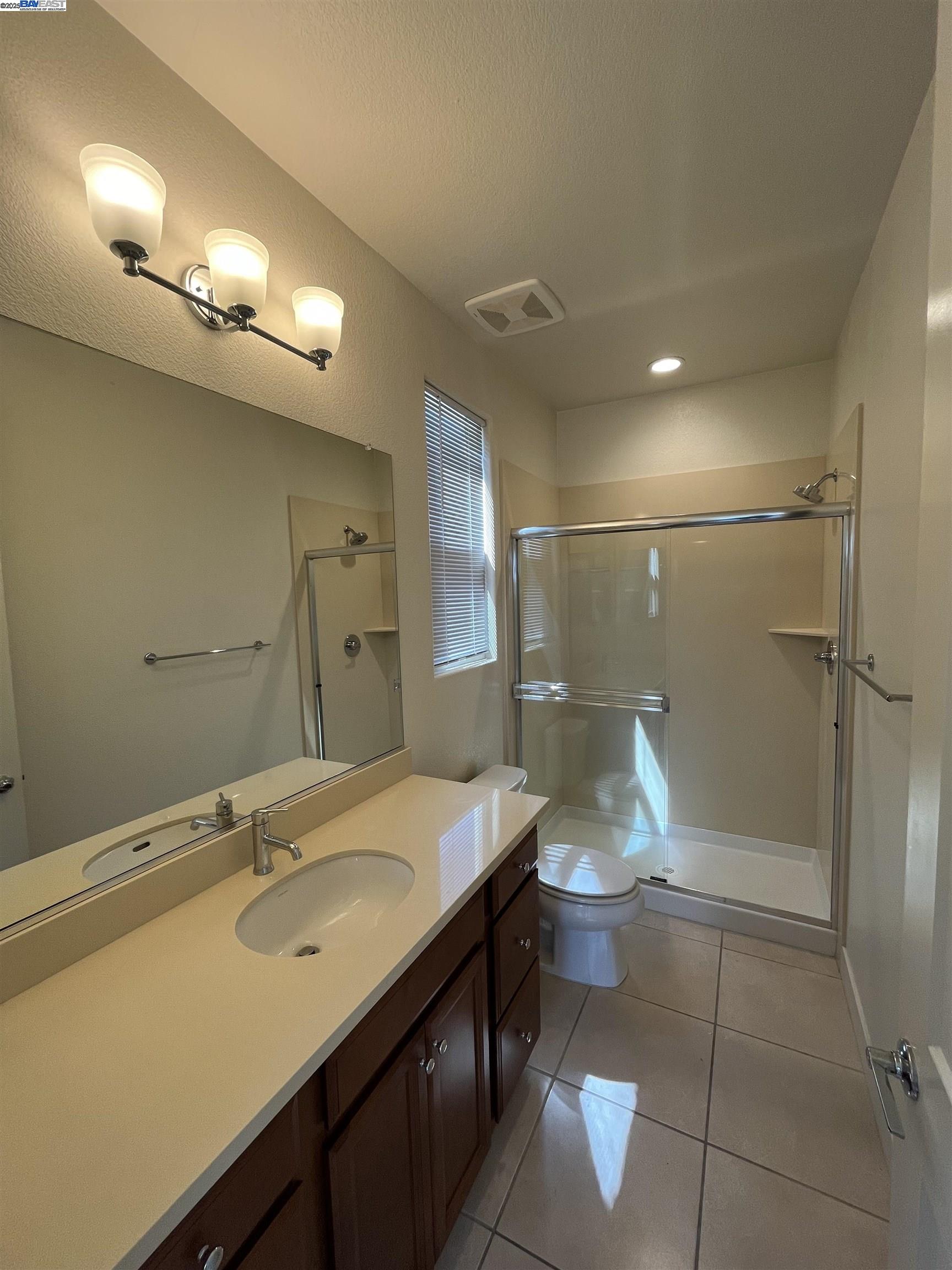 17659 Whisper Ln, Castro Valley, California 94546, 5 Bedrooms Bedrooms, 8 Rooms Rooms,3 BathroomsBathrooms,Residential Lease,For Rent,17659 Whisper Ln,41102370