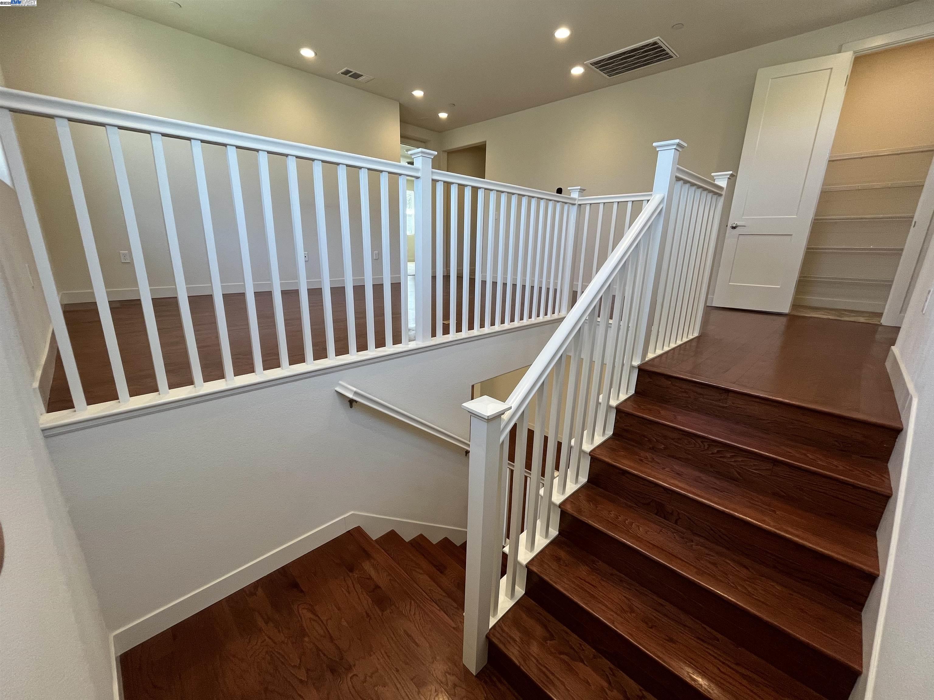 17659 Whisper Ln, Castro Valley, California 94546, 5 Bedrooms Bedrooms, 8 Rooms Rooms,3 BathroomsBathrooms,Residential Lease,For Rent,17659 Whisper Ln,41102370