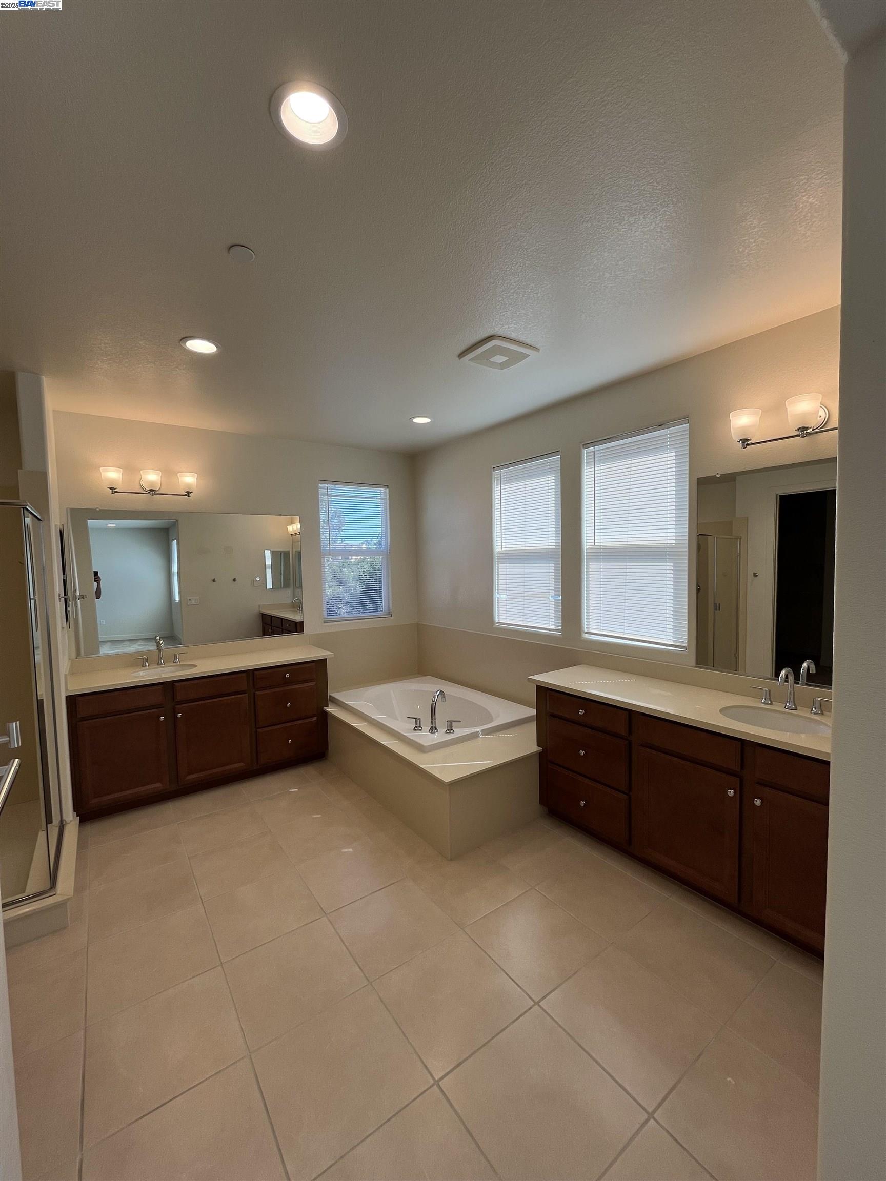 17659 Whisper Ln, Castro Valley, California 94546, 5 Bedrooms Bedrooms, 8 Rooms Rooms,3 BathroomsBathrooms,Residential Lease,For Rent,17659 Whisper Ln,41102370