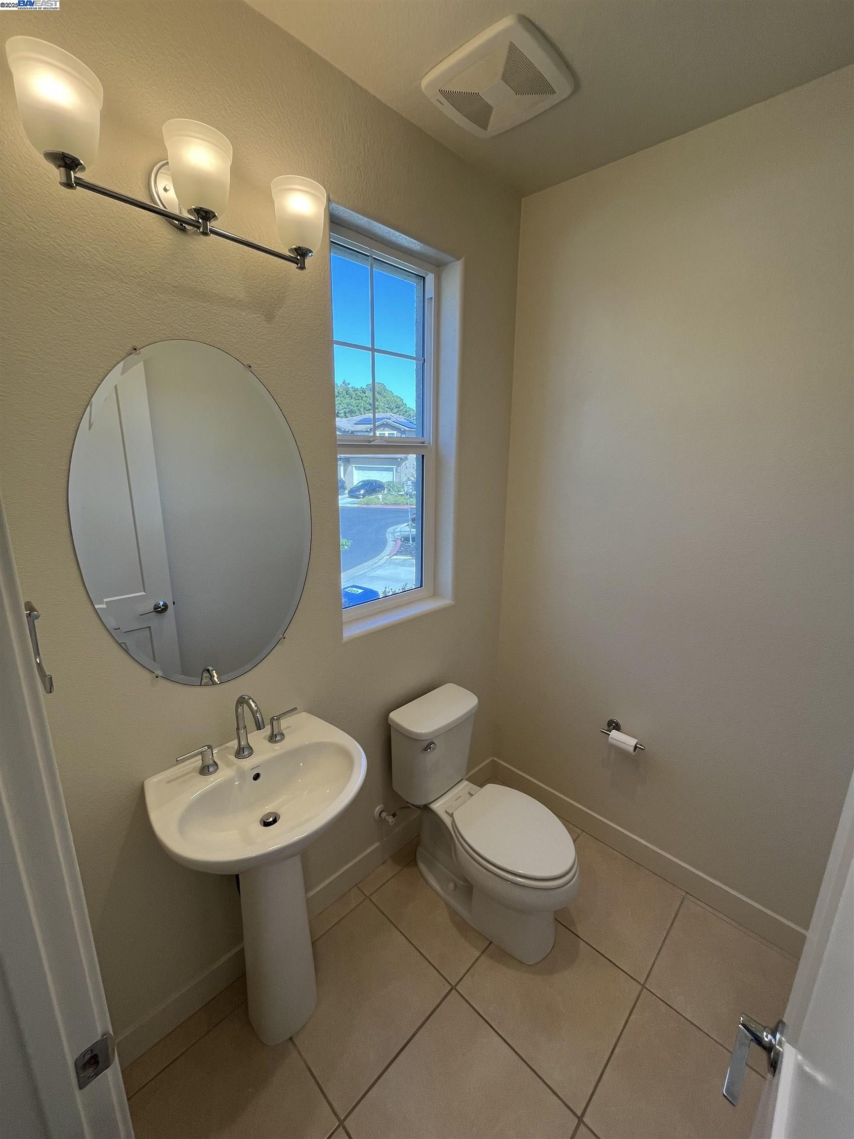 17659 Whisper Ln, Castro Valley, California 94546, 5 Bedrooms Bedrooms, 8 Rooms Rooms,3 BathroomsBathrooms,Residential Lease,For Rent,17659 Whisper Ln,41102370