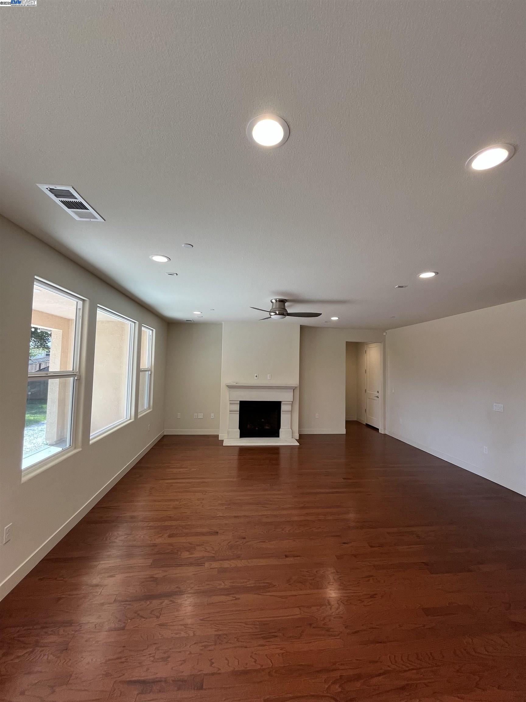 17659 Whisper Ln, Castro Valley, California 94546, 5 Bedrooms Bedrooms, 8 Rooms Rooms,3 BathroomsBathrooms,Residential Lease,For Rent,17659 Whisper Ln,41102370