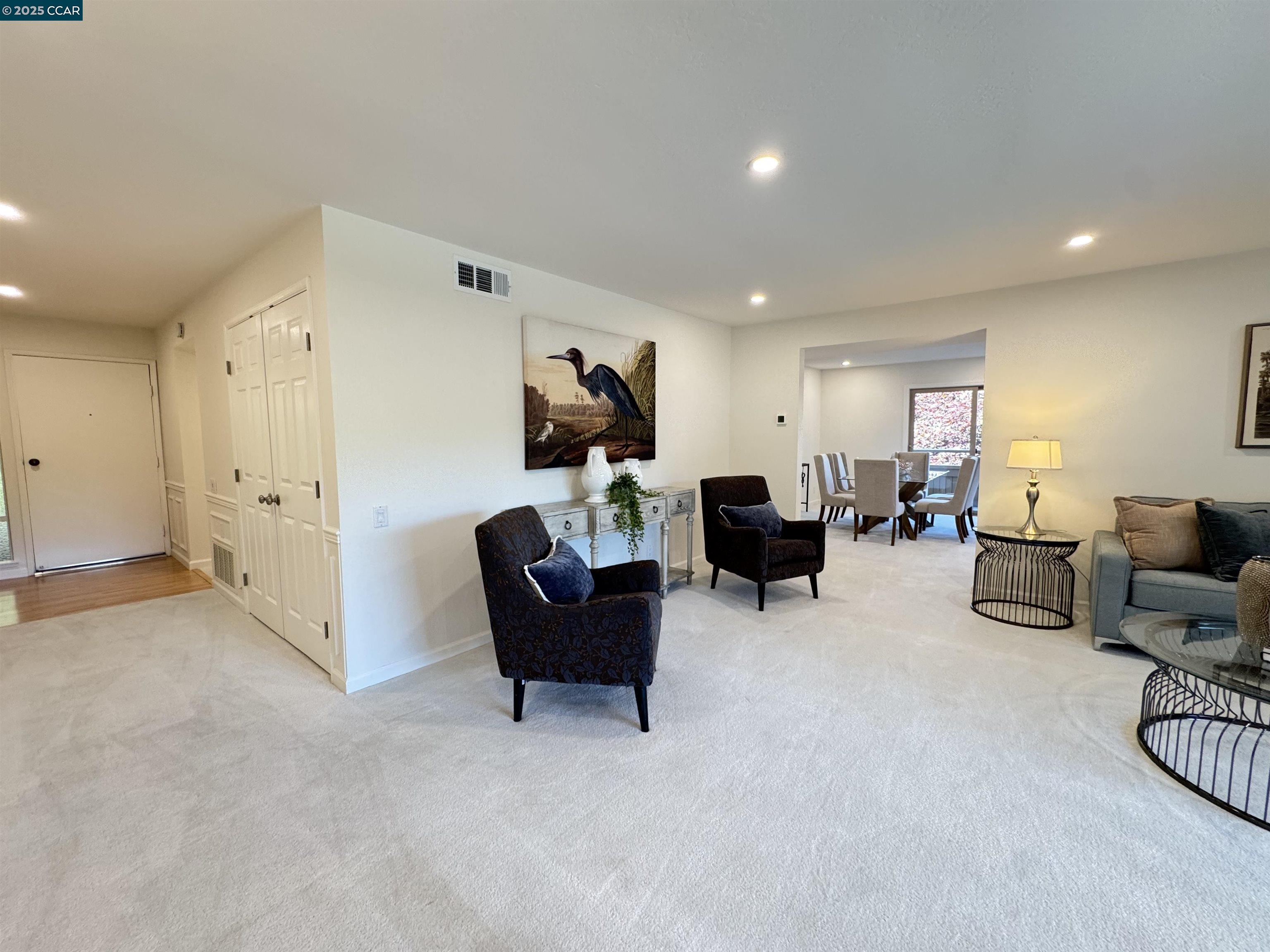 Photo #5: 41102371 Listing 