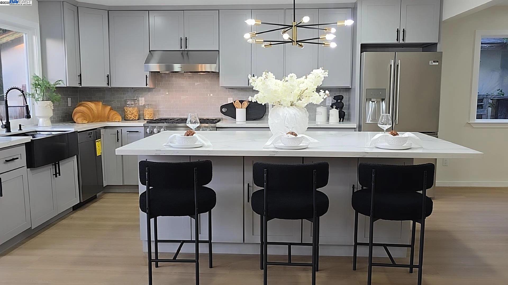Detail Gallery Image 6 of 10 For 103 Hayes Ave, San Jose,  CA 95123 - 3 Beds | 2 Baths