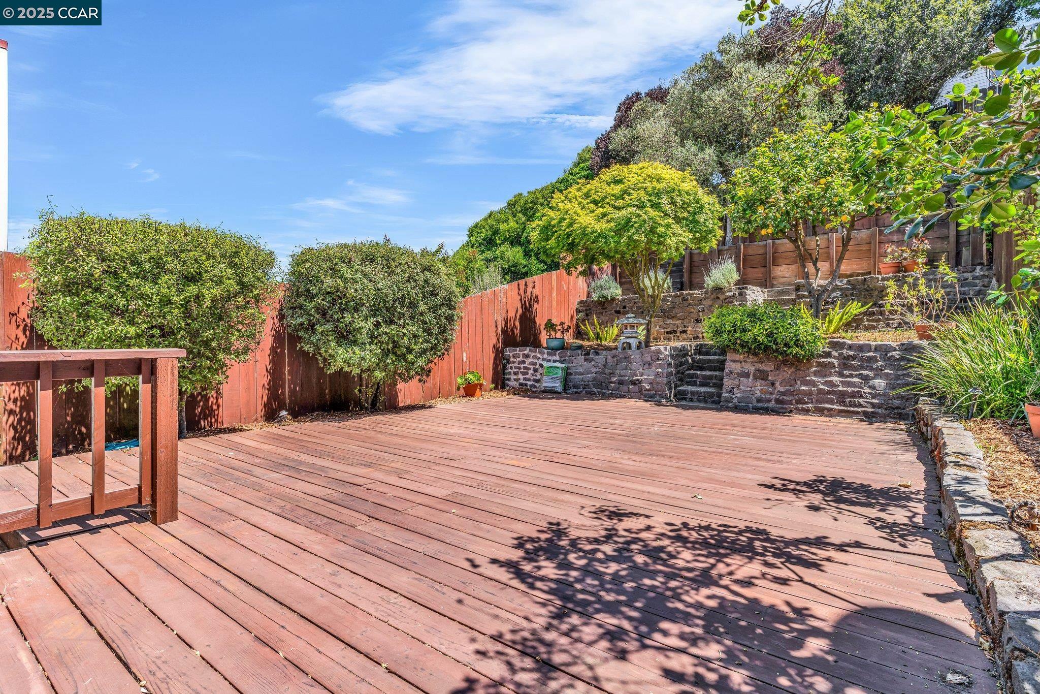 Detail Gallery Image 16 of 21 For 71 Gladstone Drive, San Francisco,  CA 94112 - 2 Beds | 1 Baths