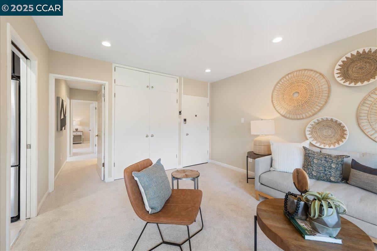 2601 College Ave # 301, Berkeley, California 94704, 2 Bedrooms Bedrooms, 4 Rooms Rooms,2 BathroomsBathrooms,Residential,For Sale,2601 College Ave # 301,41102383
