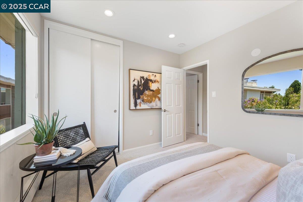 Detail Gallery Image 20 of 60 For 2601 College Ave #301,  Berkeley,  CA 94704 - 2 Beds | 2 Baths