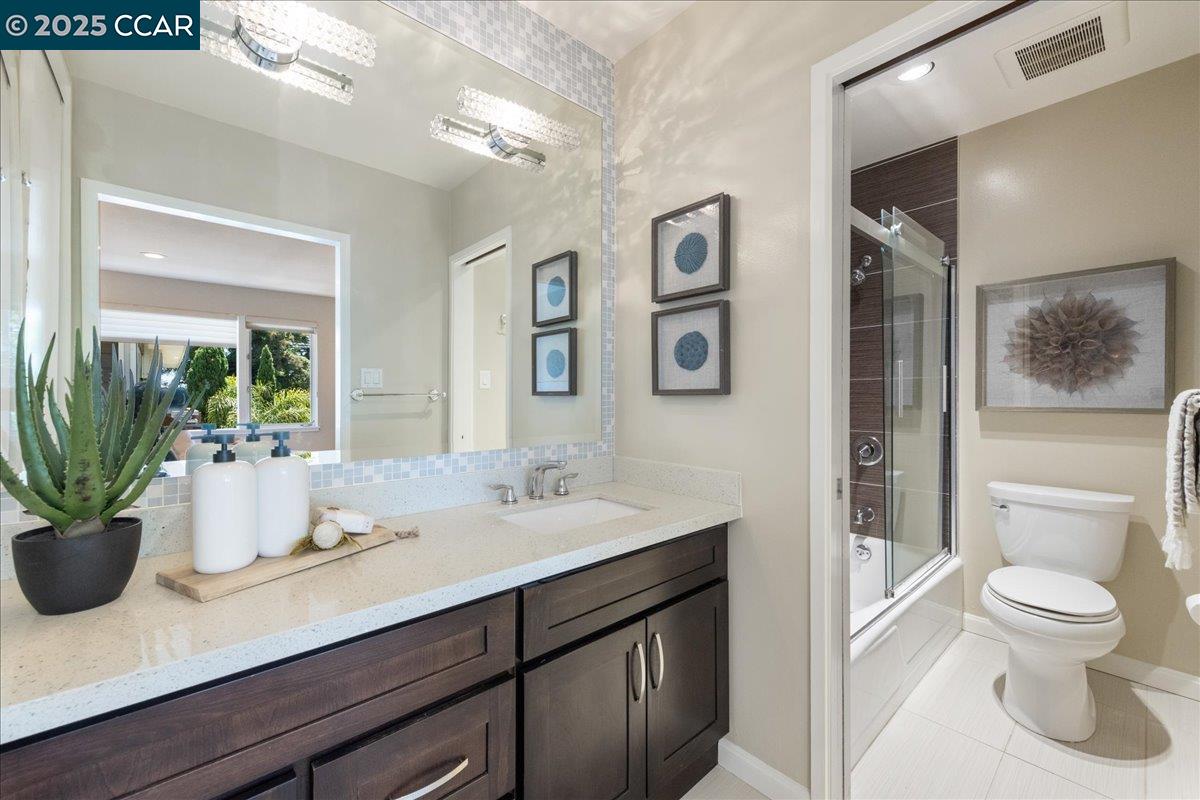 2601 College Ave # 301, Berkeley, California 94704, 2 Bedrooms Bedrooms, 4 Rooms Rooms,2 BathroomsBathrooms,Residential,For Sale,2601 College Ave # 301,41102383
