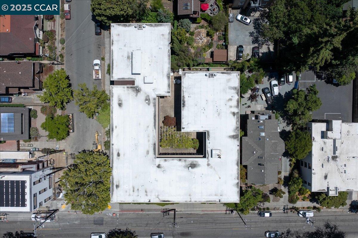 2601 College Ave # 301, Berkeley, California 94704, 2 Bedrooms Bedrooms, 4 Rooms Rooms,2 BathroomsBathrooms,Residential,For Sale,2601 College Ave # 301,41102383