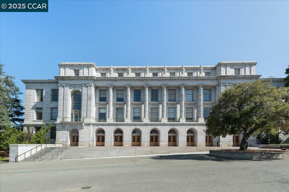 2601 College Ave # 301, Berkeley, California 94704, 2 Bedrooms Bedrooms, 4 Rooms Rooms,2 BathroomsBathrooms,Residential,For Sale,2601 College Ave # 301,41102383