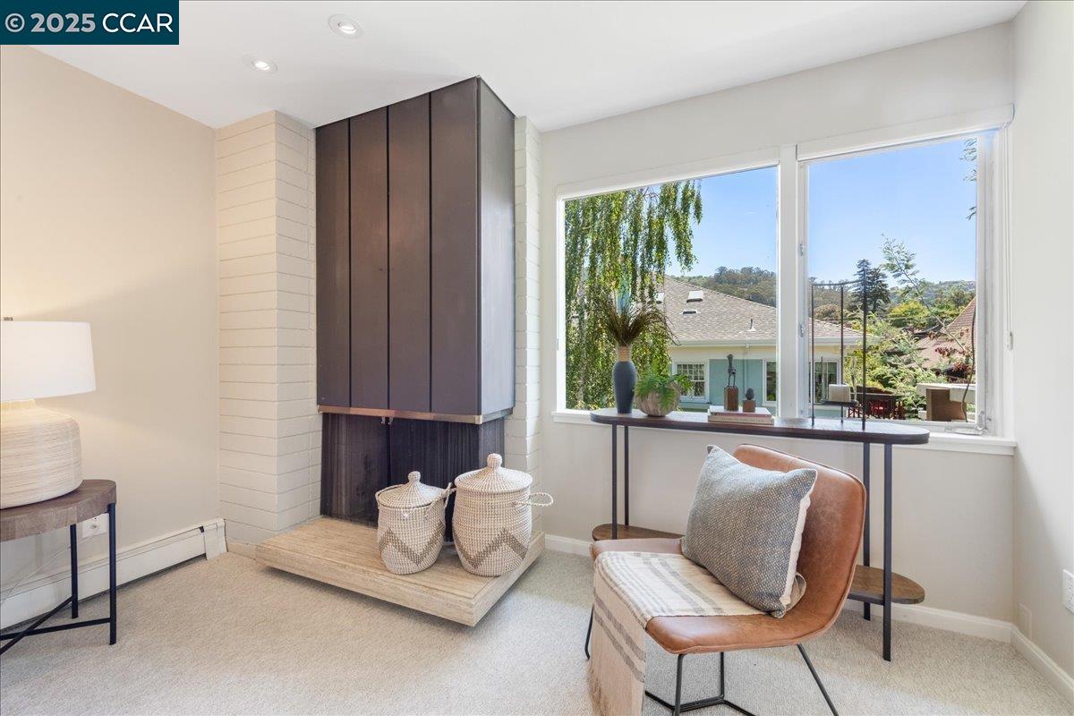 2601 College Ave # 301, Berkeley, California 94704, 2 Bedrooms Bedrooms, 4 Rooms Rooms,2 BathroomsBathrooms,Residential,For Sale,2601 College Ave # 301,41102383