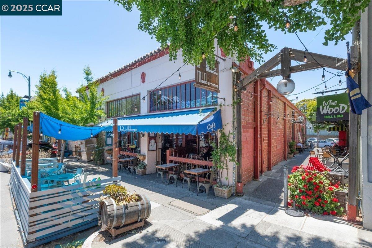 2601 College Ave # 301, Berkeley, California 94704, 2 Bedrooms Bedrooms, 4 Rooms Rooms,2 BathroomsBathrooms,Residential,For Sale,2601 College Ave # 301,41102383