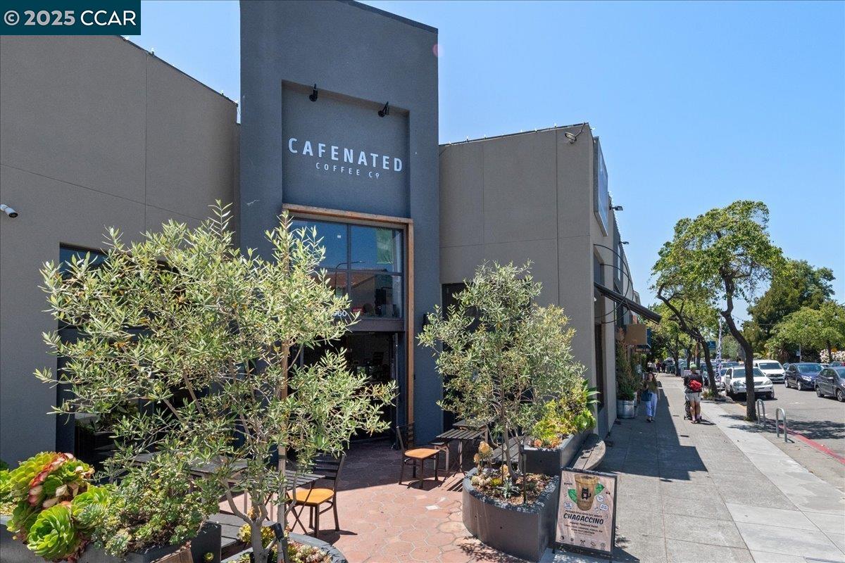 2601 College Ave # 301, Berkeley, California 94704, 2 Bedrooms Bedrooms, 4 Rooms Rooms,2 BathroomsBathrooms,Residential,For Sale,2601 College Ave # 301,41102383