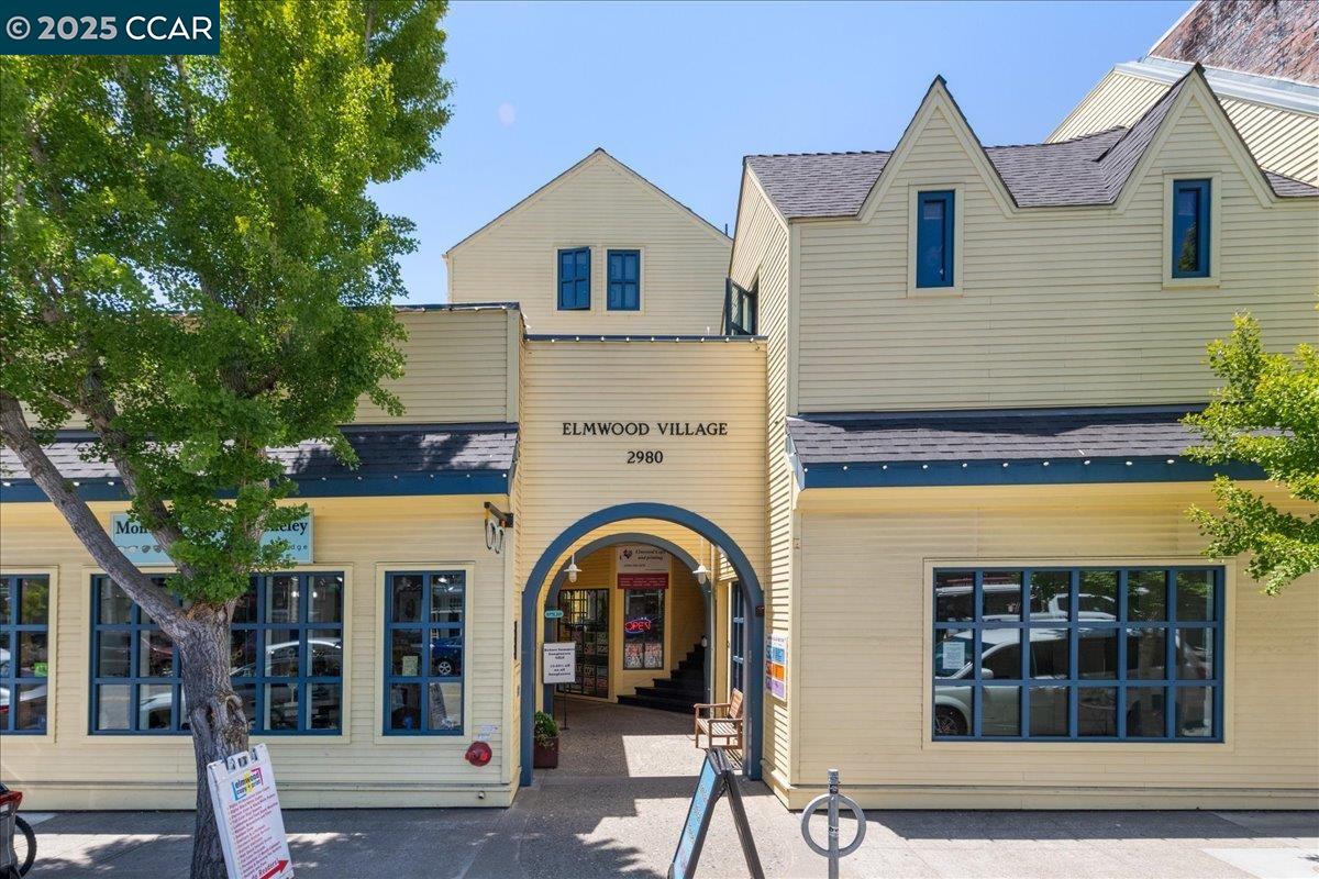 2601 College Ave # 301, Berkeley, California 94704, 2 Bedrooms Bedrooms, 4 Rooms Rooms,2 BathroomsBathrooms,Residential,For Sale,2601 College Ave # 301,41102383