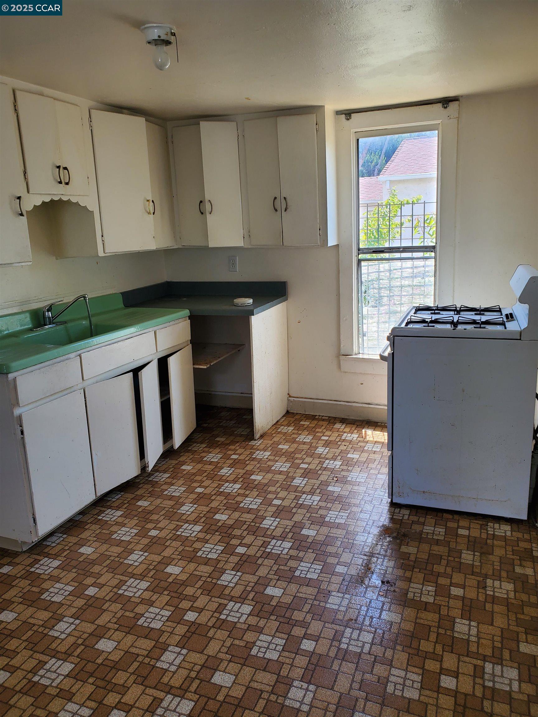 Detail Gallery Image 5 of 11 For 3622 Natalie Ct, Richmond,  CA 94805 - 1 Beds | 1 Baths