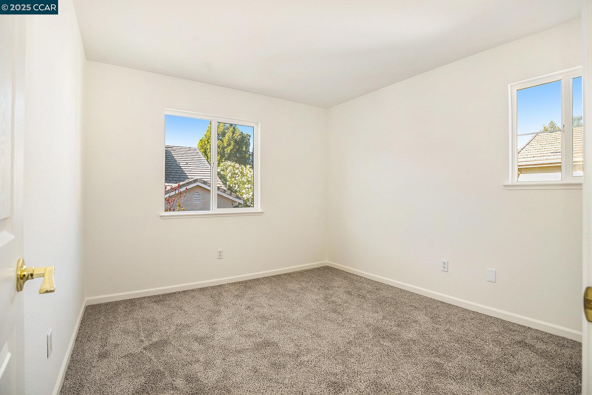 Detail Gallery Image 16 of 19 For 112 Hemingway Common, Martinez,  CA 94563 - 4 Beds | 2/1 Baths