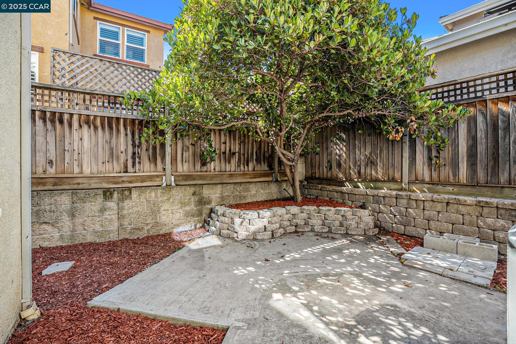 Detail Gallery Image 18 of 19 For 112 Hemingway Common, Martinez,  CA 94563 - 4 Beds | 2/1 Baths