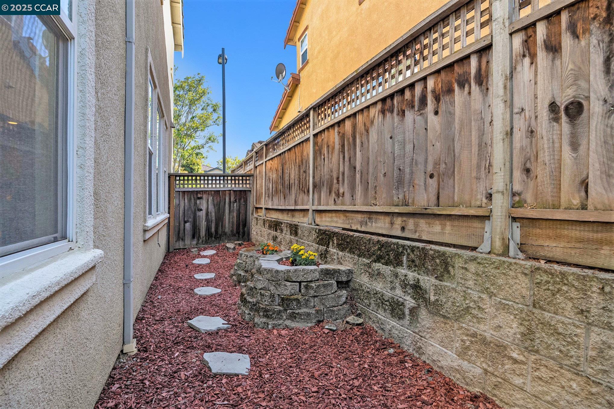 Detail Gallery Image 19 of 19 For 112 Hemingway Common, Martinez,  CA 94563 - 4 Beds | 2/1 Baths