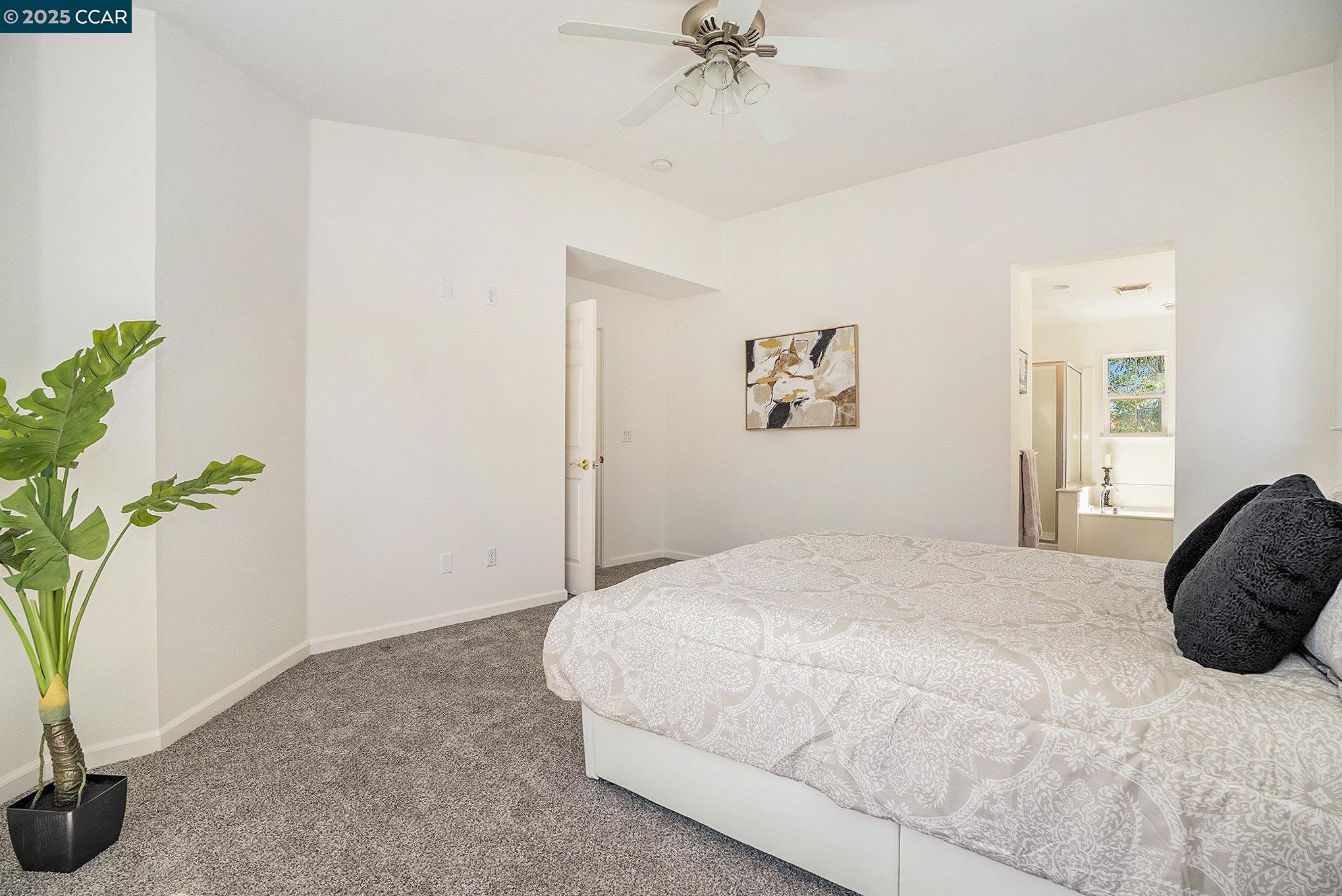 Detail Gallery Image 9 of 19 For 112 Hemingway Common, Martinez,  CA 94563 - 4 Beds | 2/1 Baths
