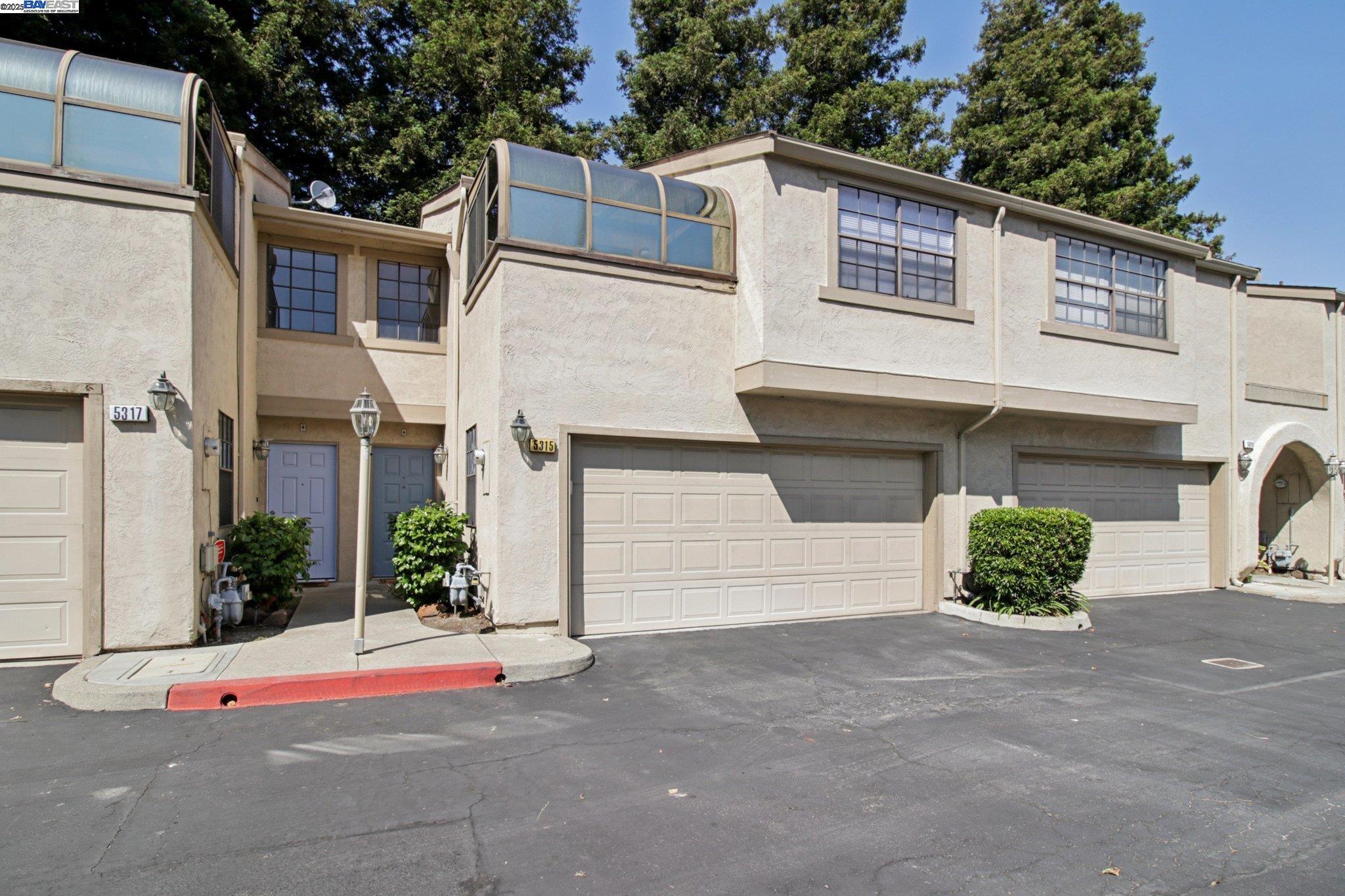 MLS: 41102393 Condo For Sale