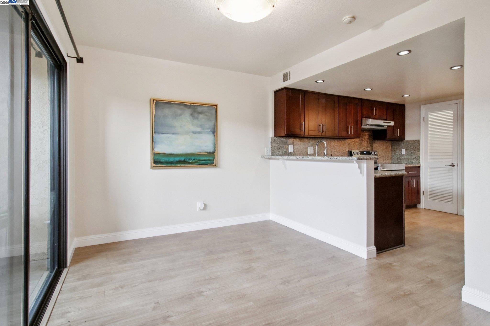 Photo #9: 41102393 Listing: Photo #9