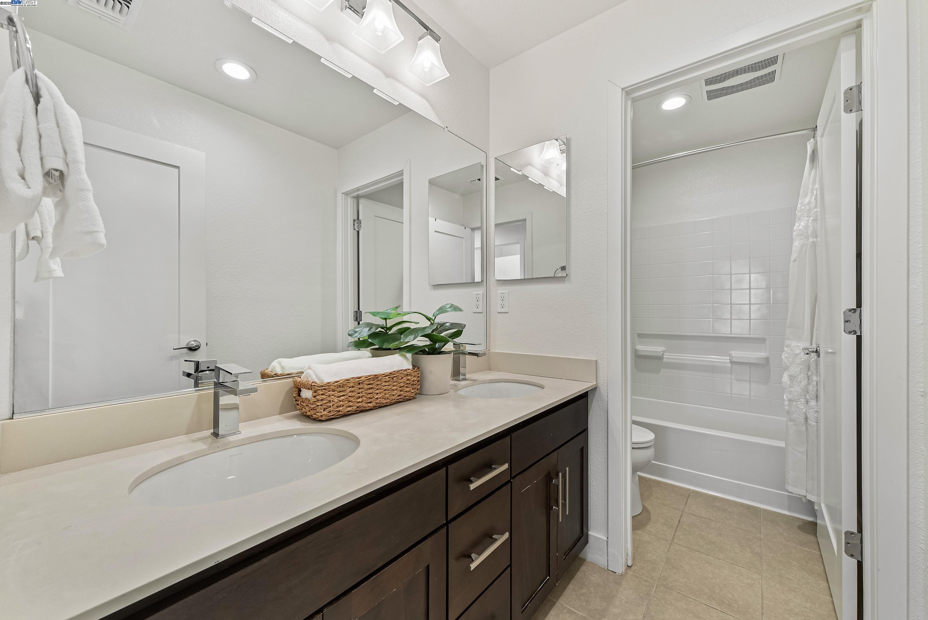 Detail Gallery Image 27 of 48 For 8512 Bayshores Ave, Newark,  CA 94560 - 4 Beds | 3 Baths