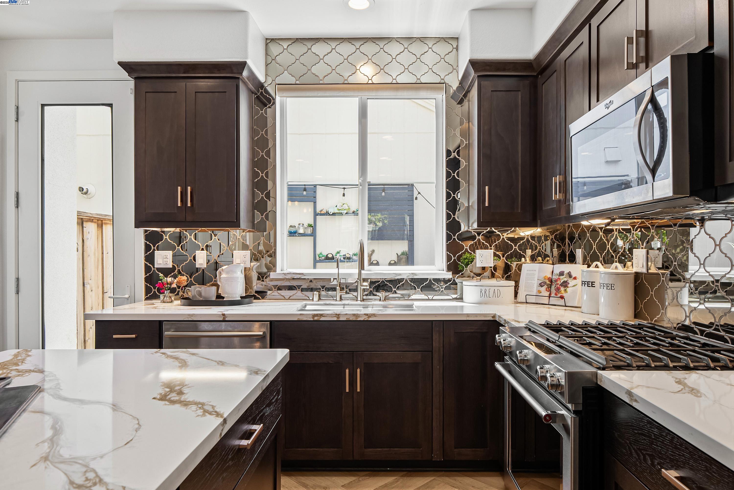 Detail Gallery Image 10 of 48 For 8512 Bayshores Ave, Newark,  CA 94560 - 4 Beds | 3 Baths