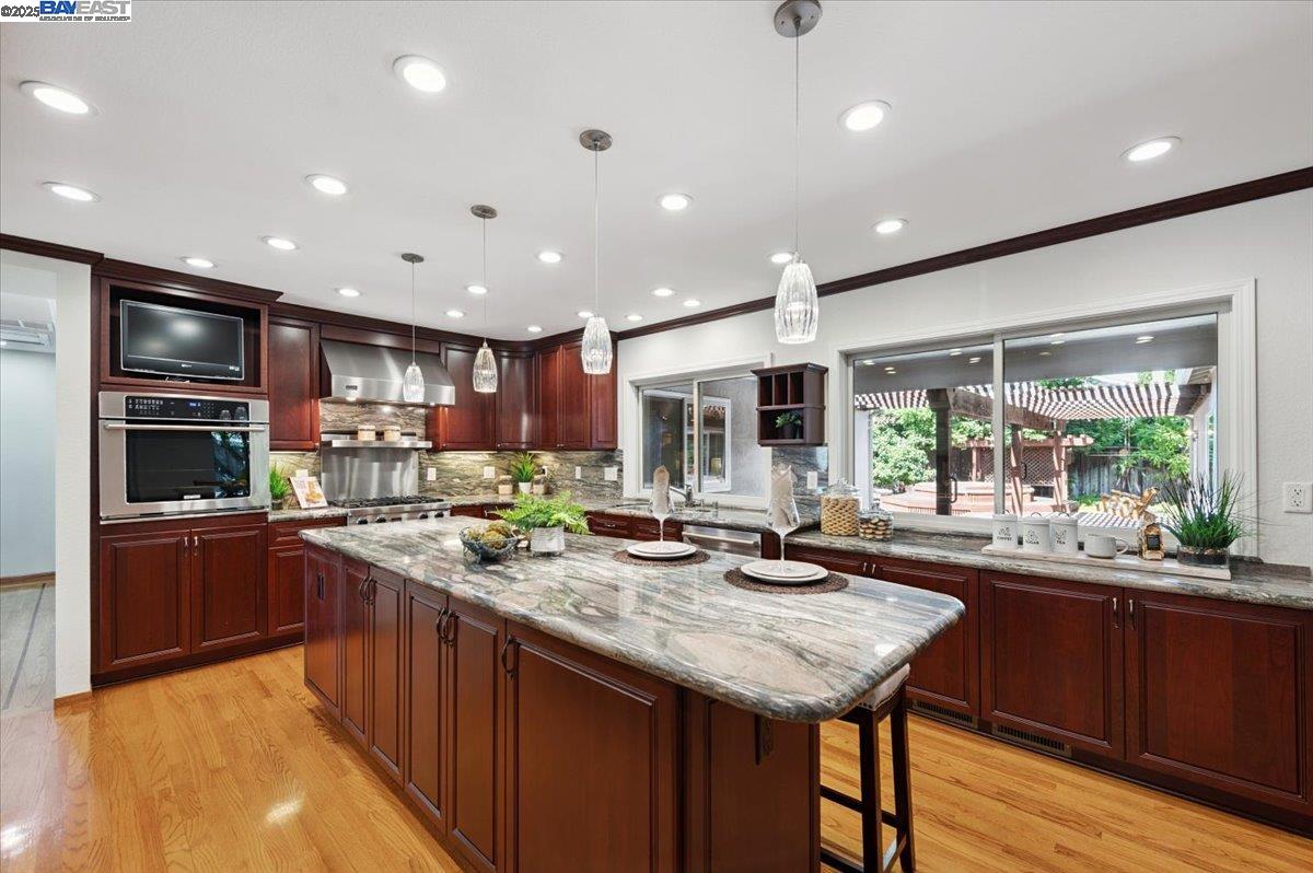 Detail Gallery Image 11 of 40 For 3284 Omega Cir, Pleasanton,  CA 94588 - 4 Beds | 2/1 Baths