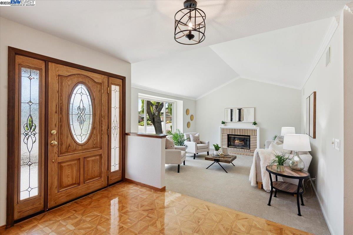 Detail Gallery Image 3 of 40 For 3284 Omega Cir, Pleasanton,  CA 94588 - 4 Beds | 2/1 Baths