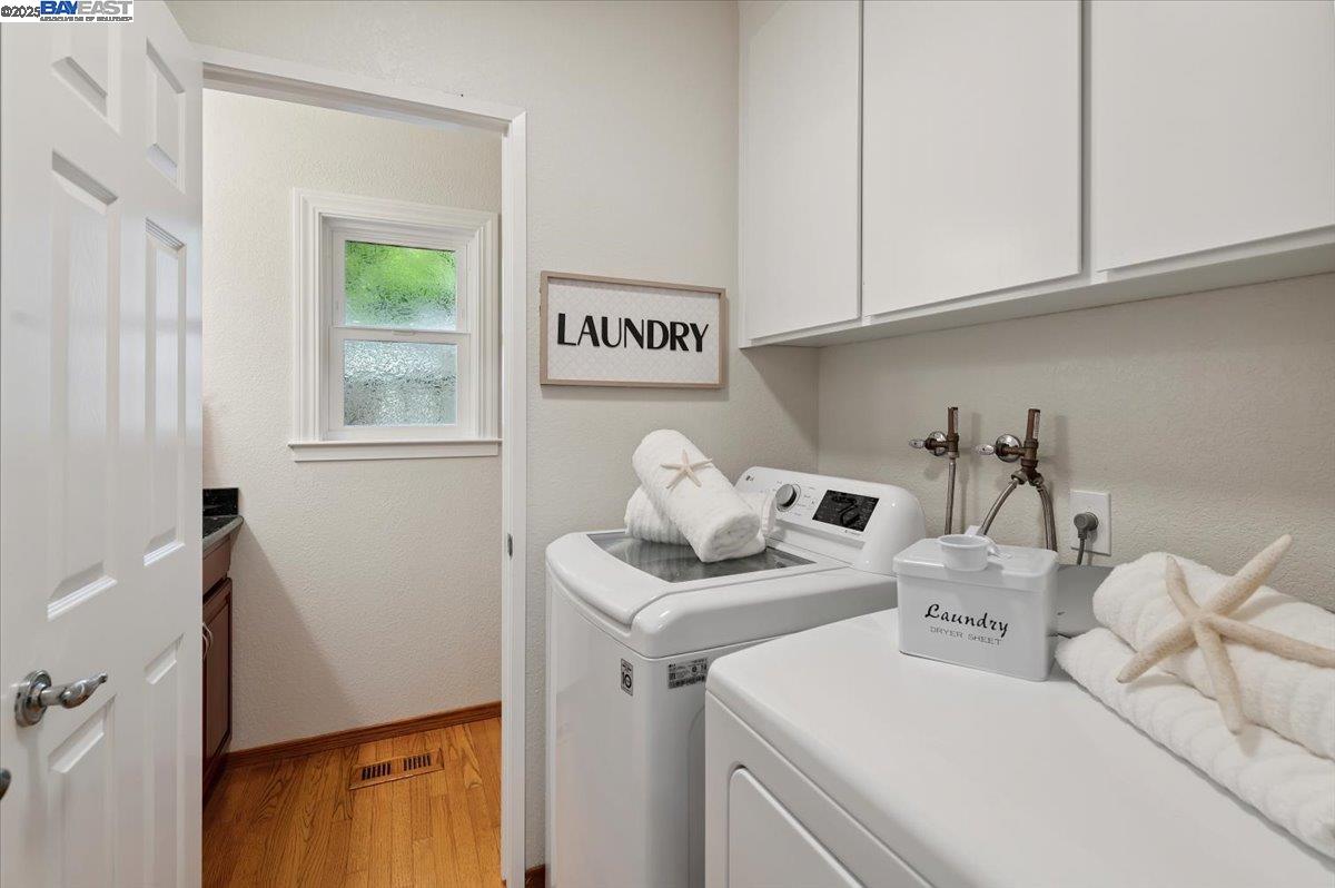 Detail Gallery Image 23 of 40 For 3284 Omega Cir, Pleasanton,  CA 94588 - 4 Beds | 2/1 Baths