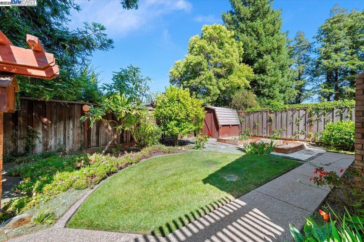 Detail Gallery Image 37 of 40 For 3284 Omega Cir, Pleasanton,  CA 94588 - 4 Beds | 2/1 Baths